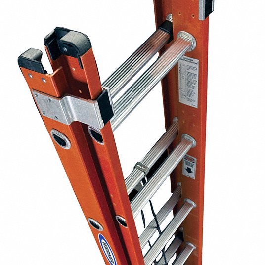 Werner 28 FT Extension Ladder: 25 FT Extended Ladder D-Rung, ANSI Type IA